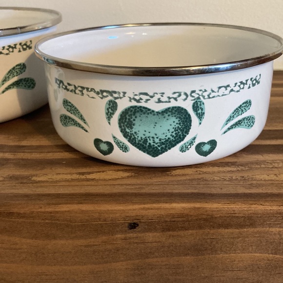 Vintage Corelle Nesting Bowls, white with green hearts - Picture 3 of 5